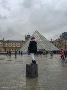 Paris, parisan, tour bus, travel, explore, Europe, country, Lourve,  looking back on your resolutions